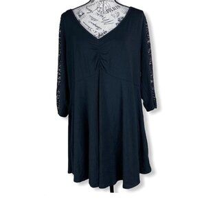 Kimi & Kai Aisha Lace-Inset Maternity Top- 2X